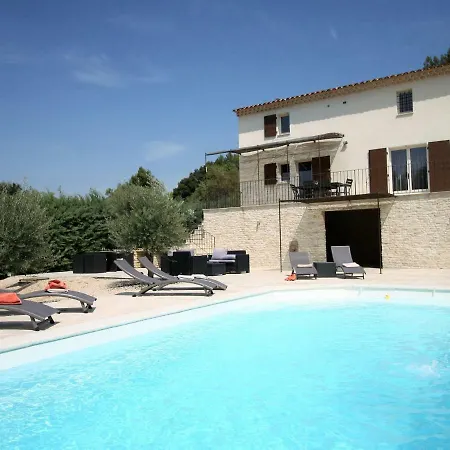 Superb With Private Pool Apt